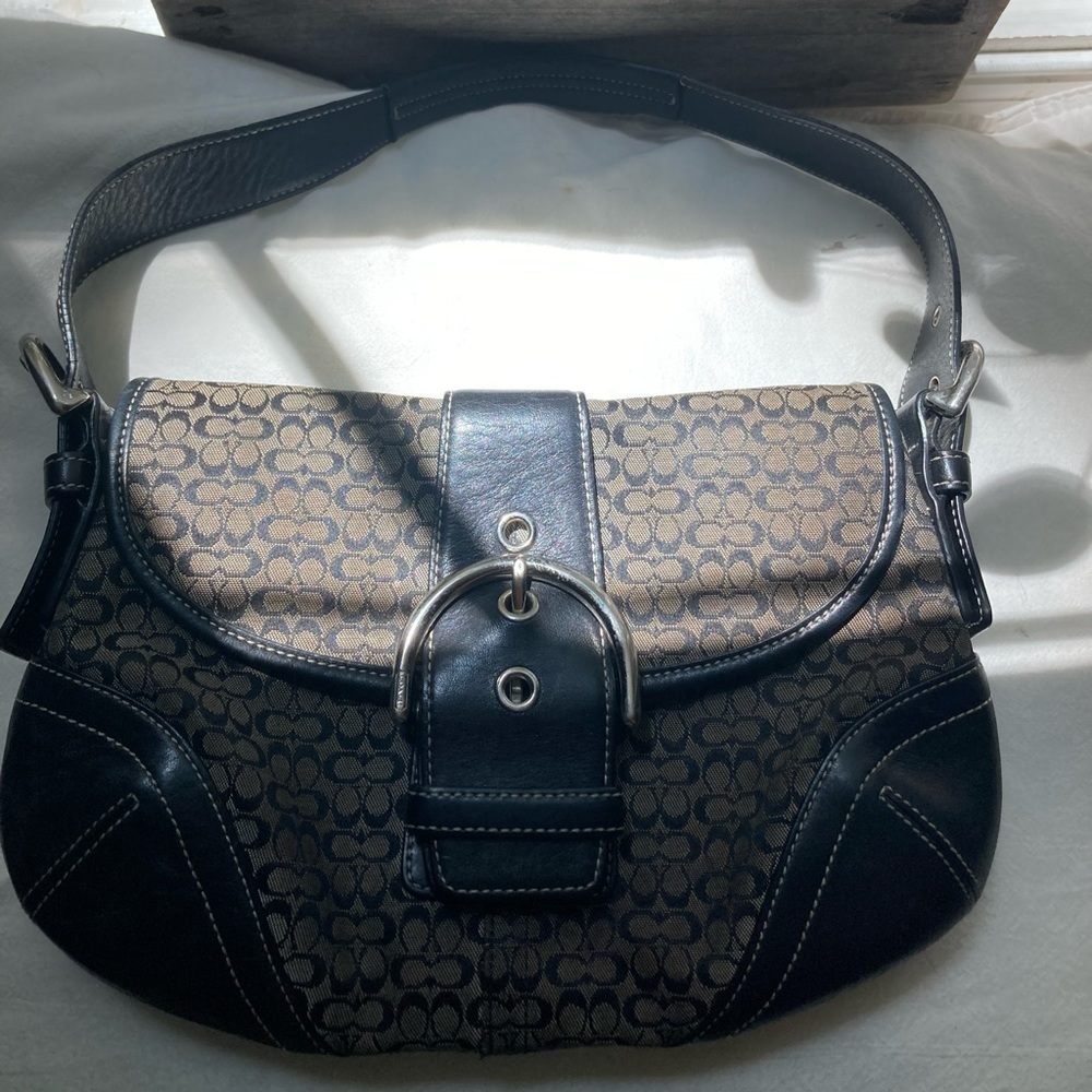 Vintage authentic Soho brown Coach hand bag 💼